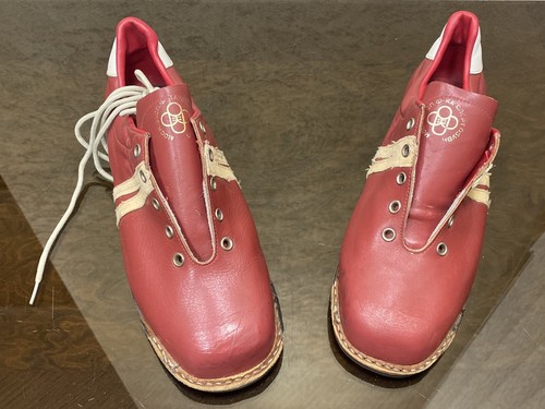 Vecchie scarpe sci vintage - vecchie,