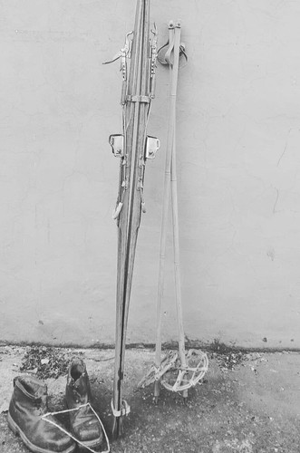 Sci vintage con racchette - , e