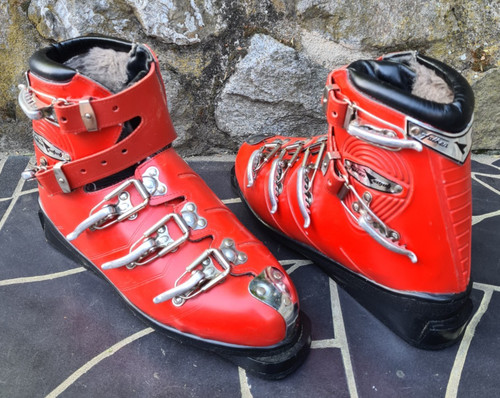 Vecchi scarponi sci - da,